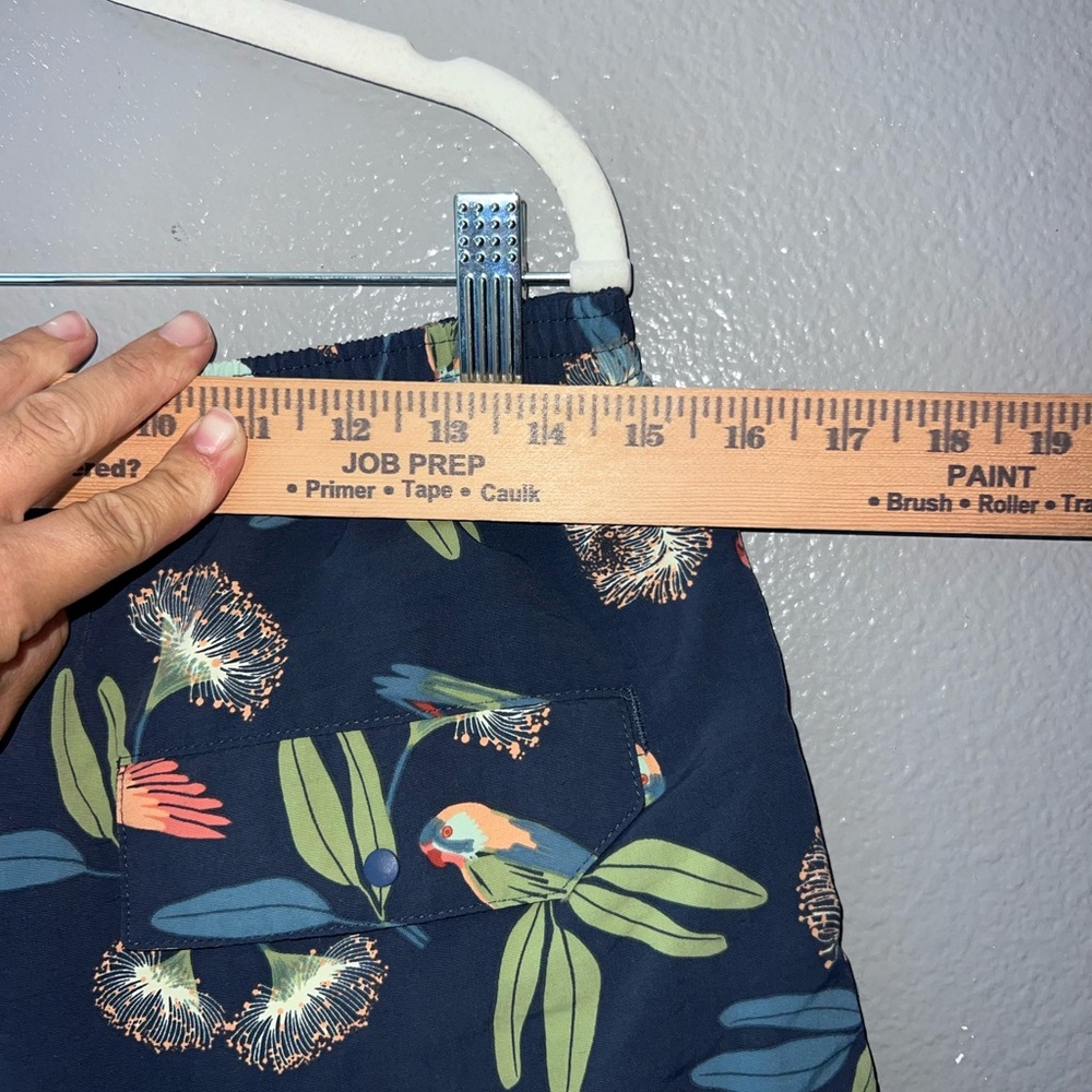 Patagonia Navy Parrot Print Shorts M - Picture 5 of 6